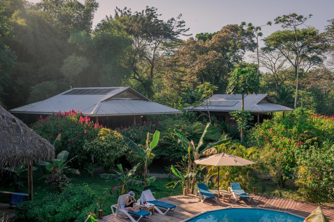 The Hummingbird Hotel Bocas del Toro Exterior photo