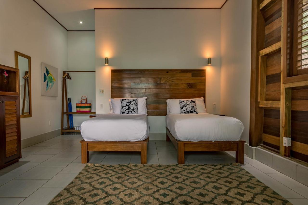 The Hummingbird Hotel Bocas del Toro Exterior photo