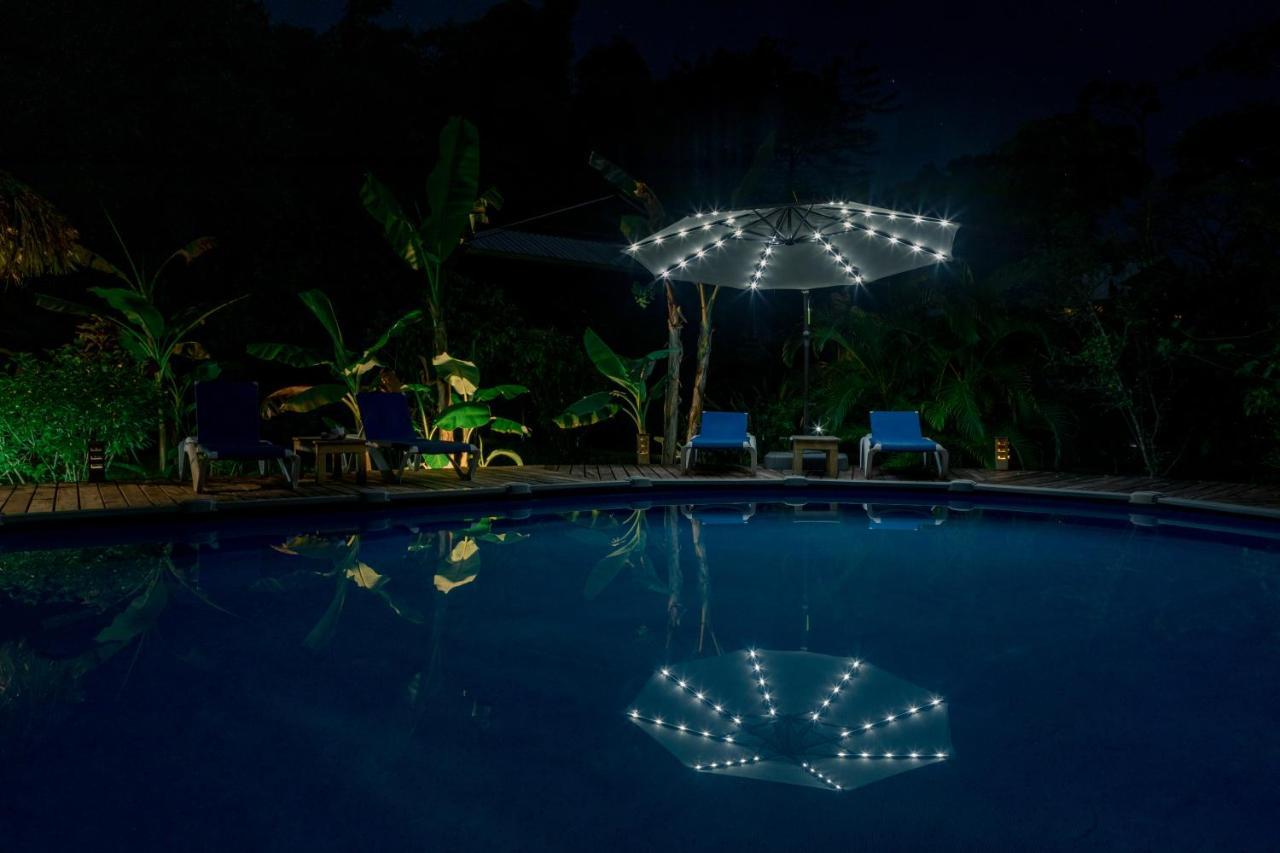 The Hummingbird Hotel Bocas del Toro Exterior photo