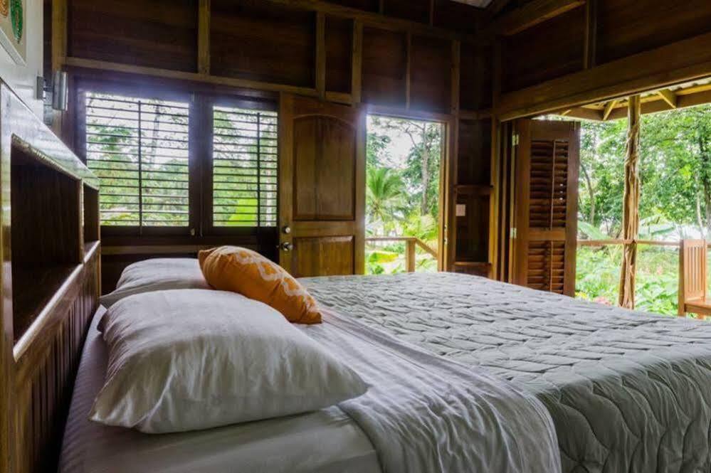 The Hummingbird Hotel Bocas del Toro Exterior photo