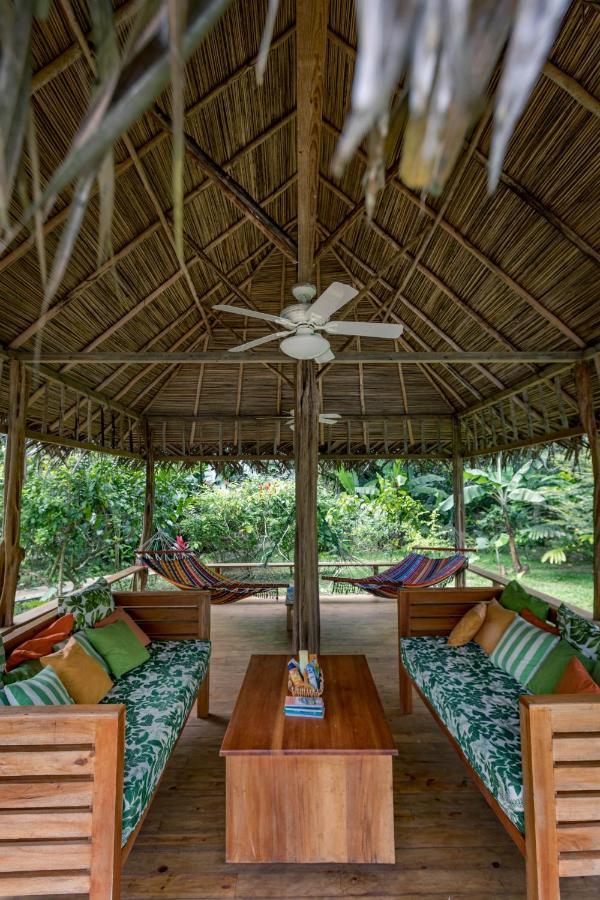 The Hummingbird Hotel Bocas del Toro Exterior photo